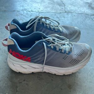 Hoka Clifton 8’s. Sz 9